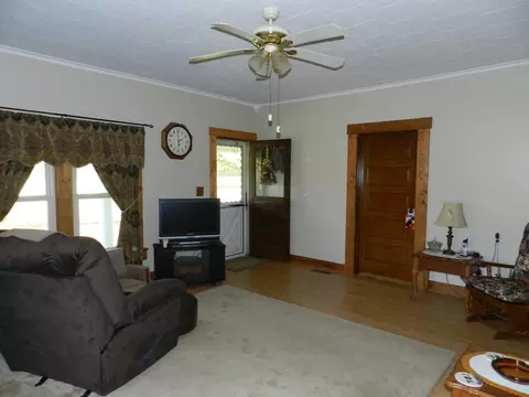 539 Gala Loop Rd, Eagle Rock, VA 24085 photo 4