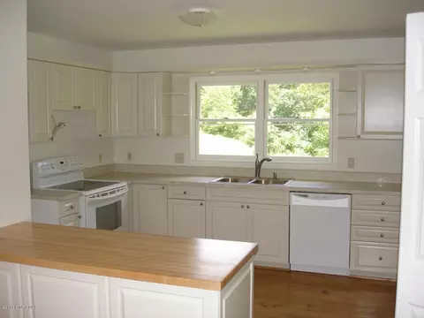 90 Long Mountain Rd, Willis, VA 24380 photo 9
