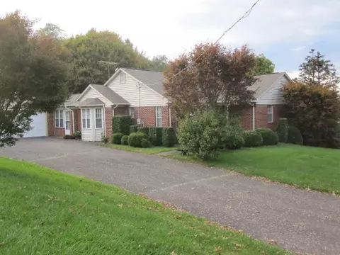 456 S Locust St, Floyd, VA 24091 photo 1