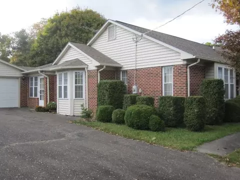 456 S Locust St, Floyd, VA 24091 photo 2