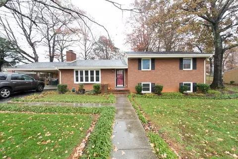 5130 Hackney Ln, Roanoke, VA 24018 photo 1