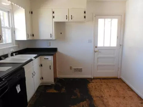 614 E Augusta Ave, Vinton, VA 24179 photo 5