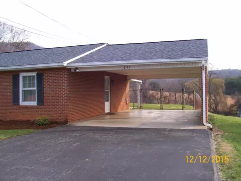 207 Old Brook Rd, Vinton, VA 24179 photo 3