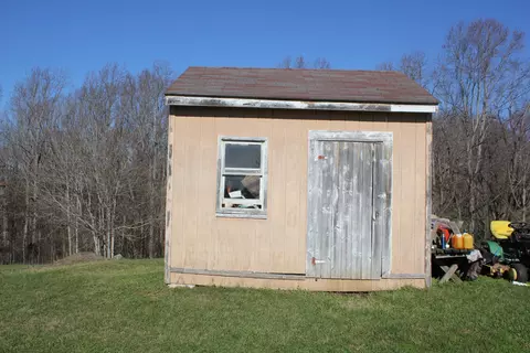 101 Wade St, Goodview, VA 24095 photo 3