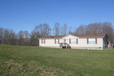101 Wade St, Goodview, VA 24095 photo 4