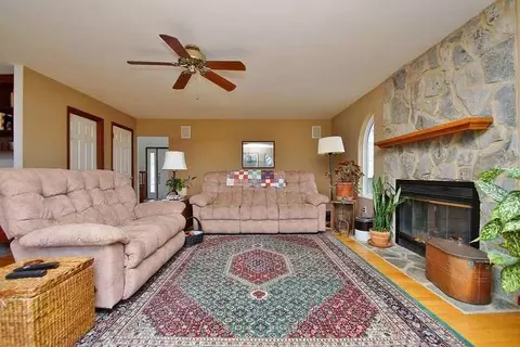 430 Windtree Dr, Moneta, VA 24121 photo 9