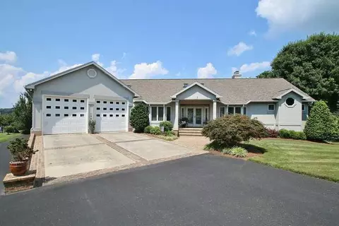 130 Lands End Rd, Penhook, VA 24137 photo 3