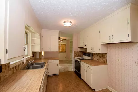 2745 Roaring Run Rd, Goode, VA 24556 photo 12