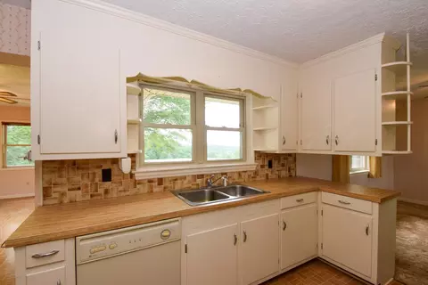 2745 Roaring Run Rd, Goode, VA 24556 photo 11