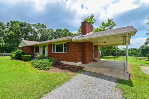 2745 Roaring Run Rd, Goode, VA 24556 photo 4