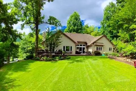 6667 Christopher Dr, Roanoke, VA 24018 photo 3