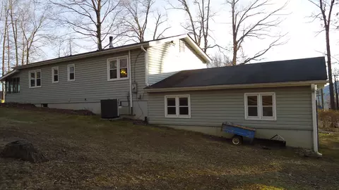 237 Cedar Bluff Rd, Buchanan, VA 24066 photo 2