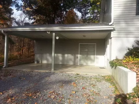 237 Cedar Bluff Rd, Buchanan, VA 24066 photo 8