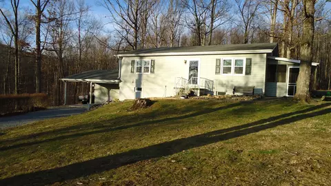 237 Cedar Bluff Rd, Buchanan, VA 24066 photo 1