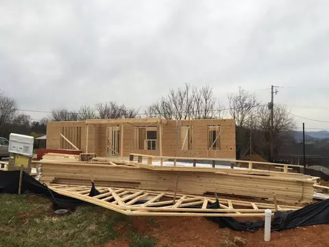 811 Anchor Dr NW, Roanoke, VA 24012 photo 2