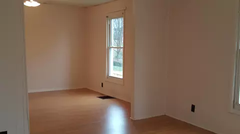 610 E Calhoun St, Salem, VA 24153 photo 8