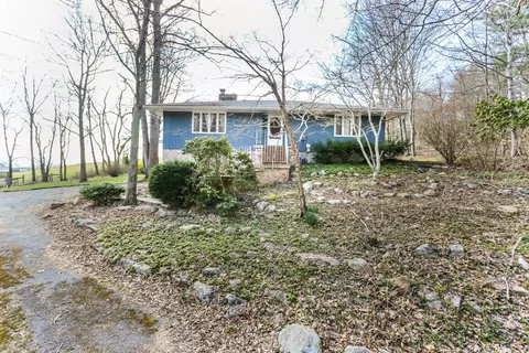331 Crimson Ln, Max Meadows, VA 24360 photo 1