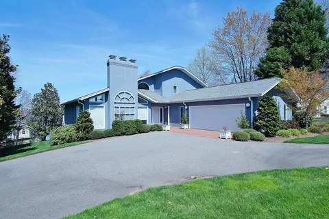 2690 Waters Edge Dr, Penhook, VA 24137 photo 8