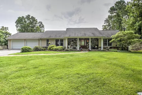 6711 Christopher Dr, Roanoke, VA 24018 photo 1