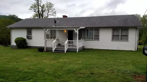 279 2nd St, Buchanan, VA 24066 photo 2