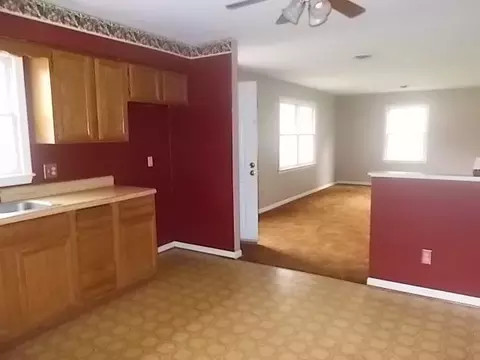 119 Crestbourne Dr, Goodview, VA 24095 photo 6
