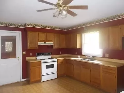 119 Crestbourne Dr, Goodview, VA 24095 photo 7