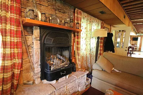 2185 Loops Rd, Rainelle, WV 25962 photo 4