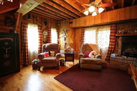 2185 Loops Rd, Rainelle, WV 25962 photo 2