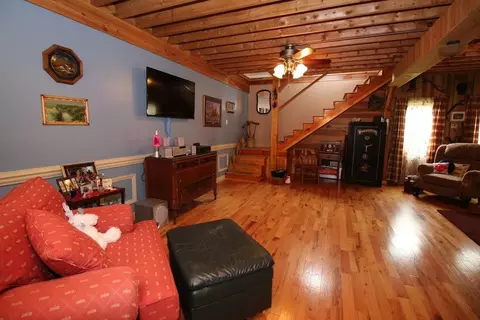 2185 Loops Rd, Rainelle, WV 25962 photo 3