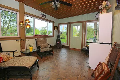 2185 Loops Rd, Rainelle, WV 25962 photo 8
