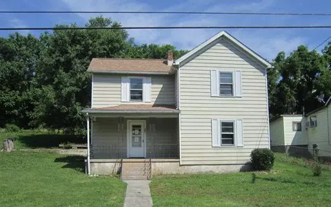 458 Tinker Ave, Vinton, VA 24179 photo 1