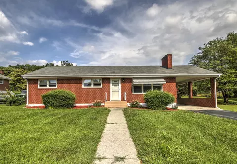 602 Devonshire Dr, Vinton, VA 24179 photo 1