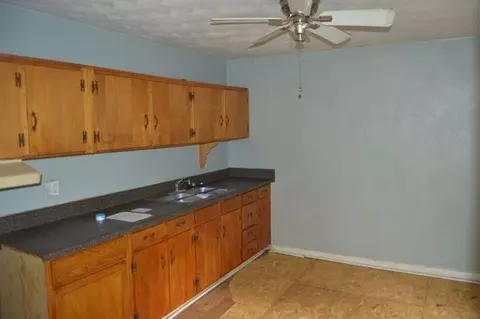 801 Commander Dr NW, Roanoke, VA 24019 photo 3