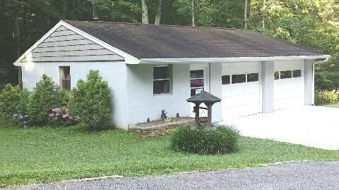 1409 Hidden Forest Dr, Goodview, VA 24095 photo 2