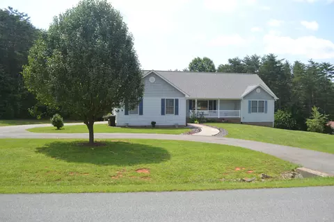 4000 Circle Creek Rd, Penhook, VA 24137 photo 1