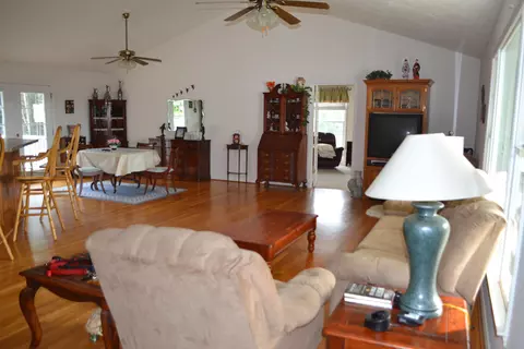 4000 Circle Creek Rd, Penhook, VA 24137 photo 2