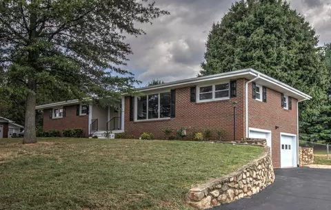 82 Murray Ct, Roanoke, VA 24019 photo 1