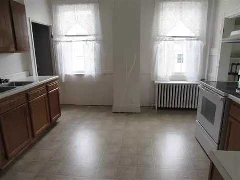 205 E Prospect St, Covington, VA 24426 photo 6