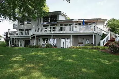 85 Lands End Rd, Penhook, VA 24137 photo 1