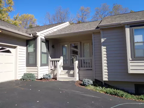 1908 Mcvitty Rd, Salem, VA 24153 photo 2