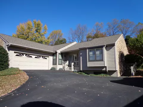 1908 Mcvitty Rd, Salem, VA 24153 photo 1