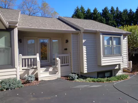 1908 Mcvitty Rd, Salem, VA 24153 photo 3