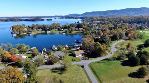 2790 Waters Edge Dr, Penhook, VA 24137 photo 33