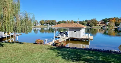 2790 Waters Edge Dr, Penhook, VA 24137 photo 109