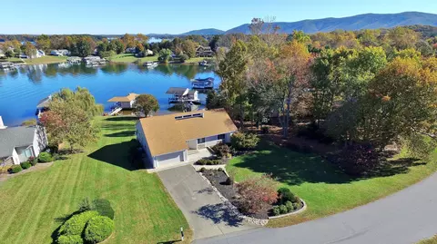 2790 Waters Edge Dr, Penhook, VA 24137 photo 1