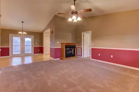 109 Trapper Ln, Vinton, VA 24179 photo 3