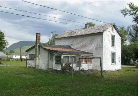 1016 Spring St, Eagle Rock, VA 24085 photo 3