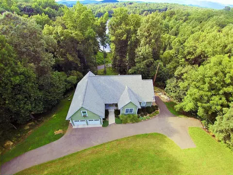 1075 Longview Estates Dr, Goodview, VA 24095 photo 3