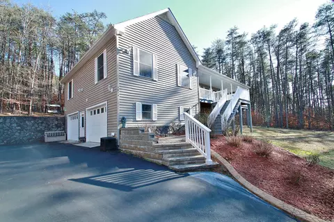 1074 Old Barn Rd, Moneta, VA 24121 photo 4
