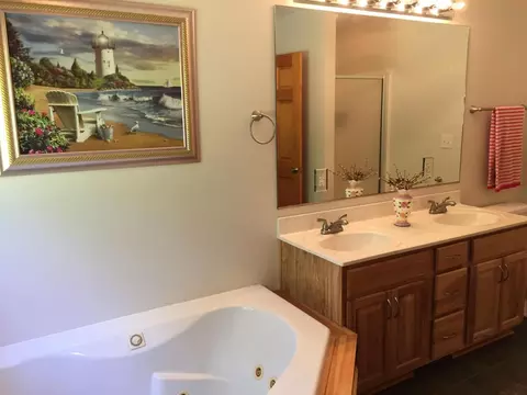 1074 Old Barn Rd, Moneta, VA 24121 photo 18